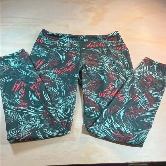 Patagonia Leggings with Red and Green Design Sz M - Picture 6 of 9